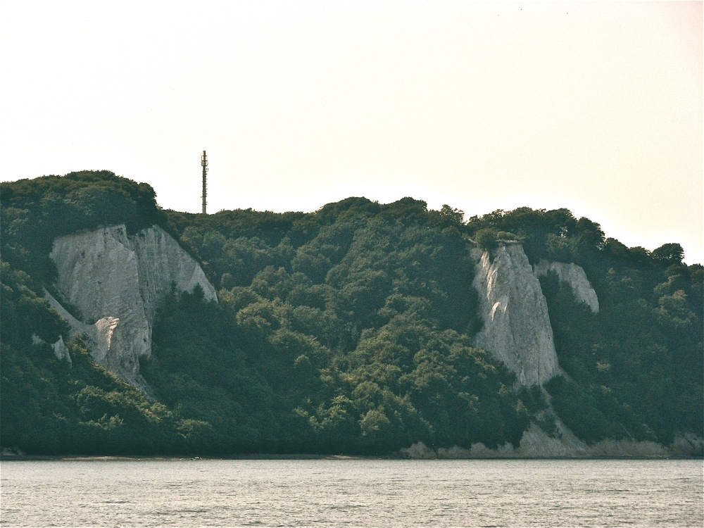 Links die Viktoria Sicht,rechts der Königsstuhl. Da gehts mal eben 120 Meter runter....