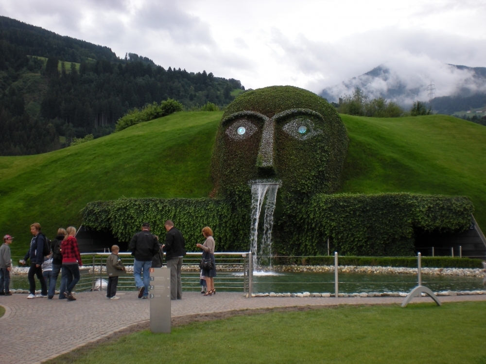 Der Riese am Eingang der Kristallwelten von Swarovski in Wattens