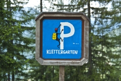 Parkplatzschild am Klettergarten
